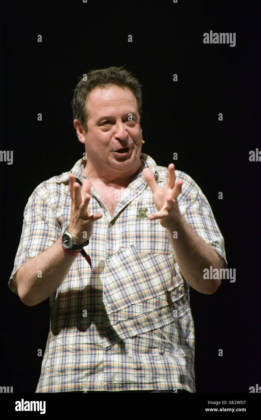 Mark Thomas, Streik Komiker & politischer Aktivist, mit seiner Show über die Bergleute "The Red Shed", Latitude Festival 2016, Henha Stockfoto