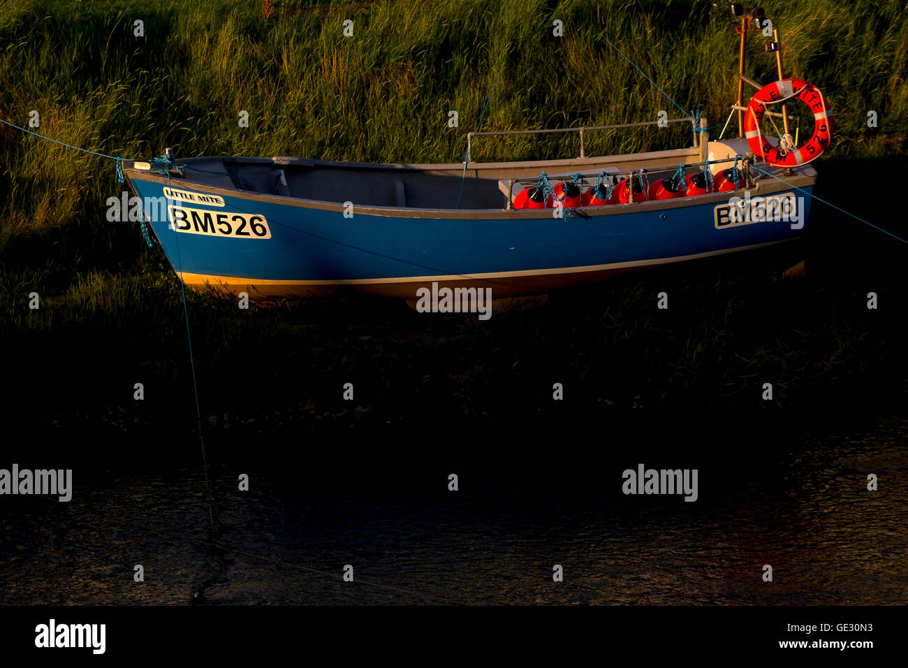 Boote in Haverigg, Cumbria, in der Dämmerung Stockfoto