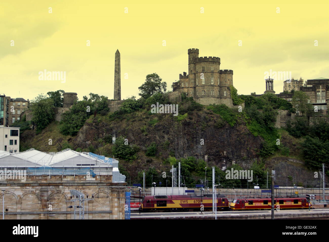 Szenen und Darsteller aus dem Edinburgh Festival Fringe Jungfrau gesponsert Straßenfest Edinburgh, Scotland, UK Stockfoto