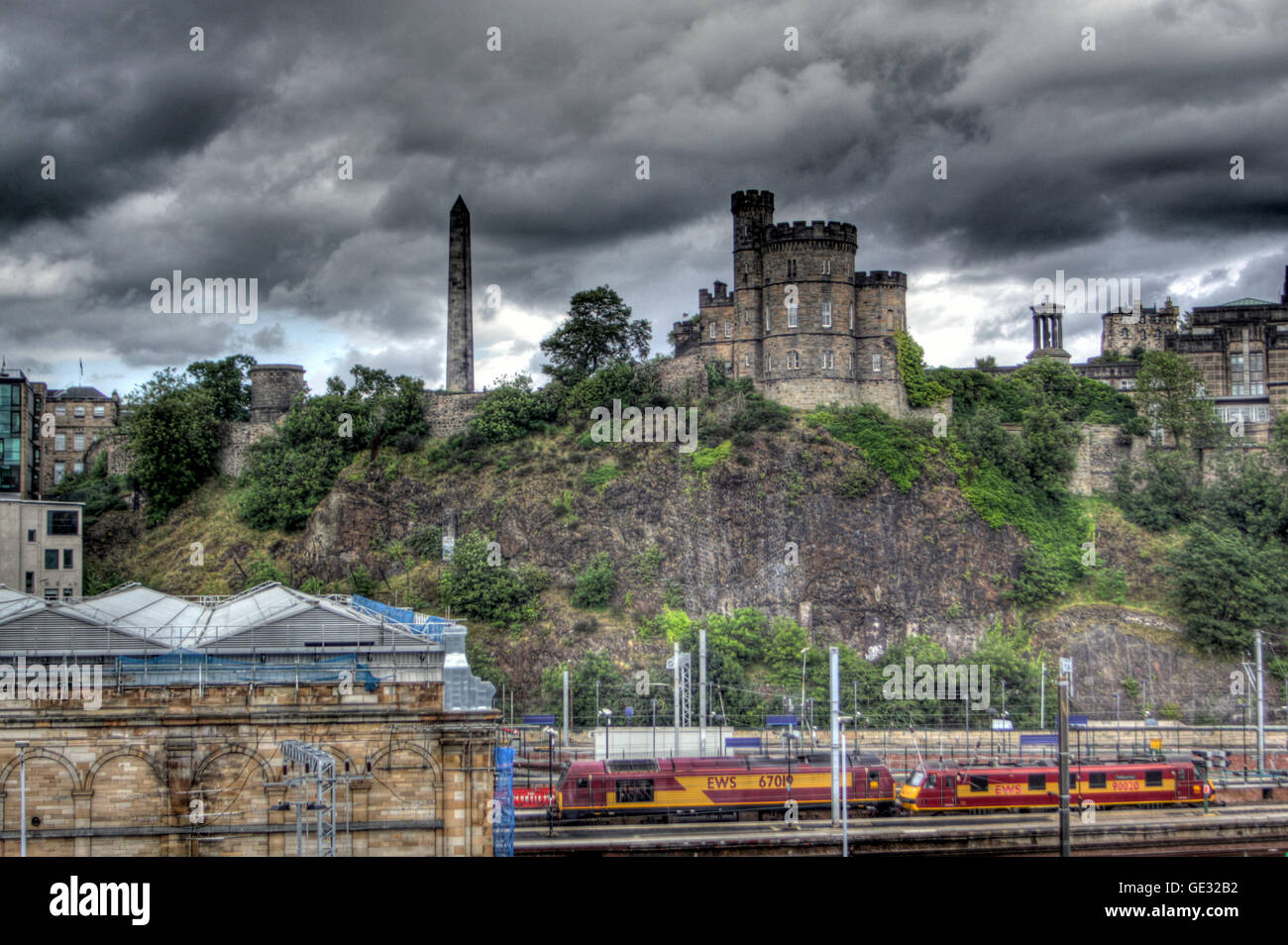 Szenen und Darsteller aus dem Edinburgh Festival Fringe Jungfrau gesponsert Straßenfest Edinburgh, Scotland, UK Stockfoto