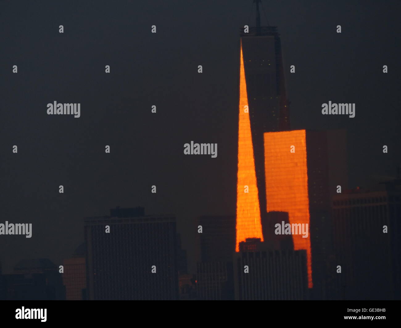 One World Trade Center, fotografiert vom Borough Park Brooklyn, etwa 8 Meilen entfernt Stockfoto