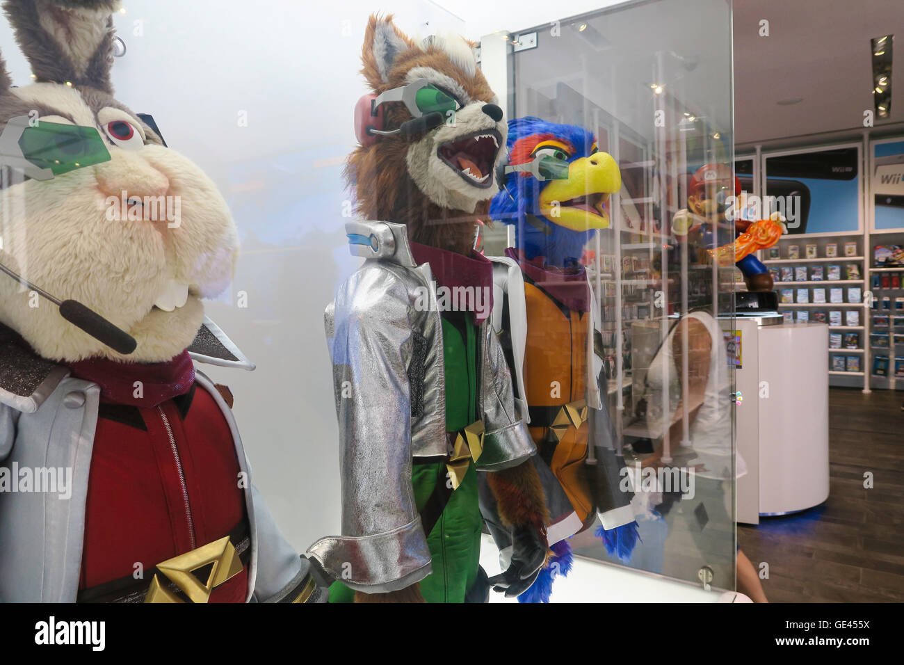 Pokemon Charaktere Plüsche, Nintendo New York Store Interieur, Rockefeller Center, NYC, USA Stockfoto