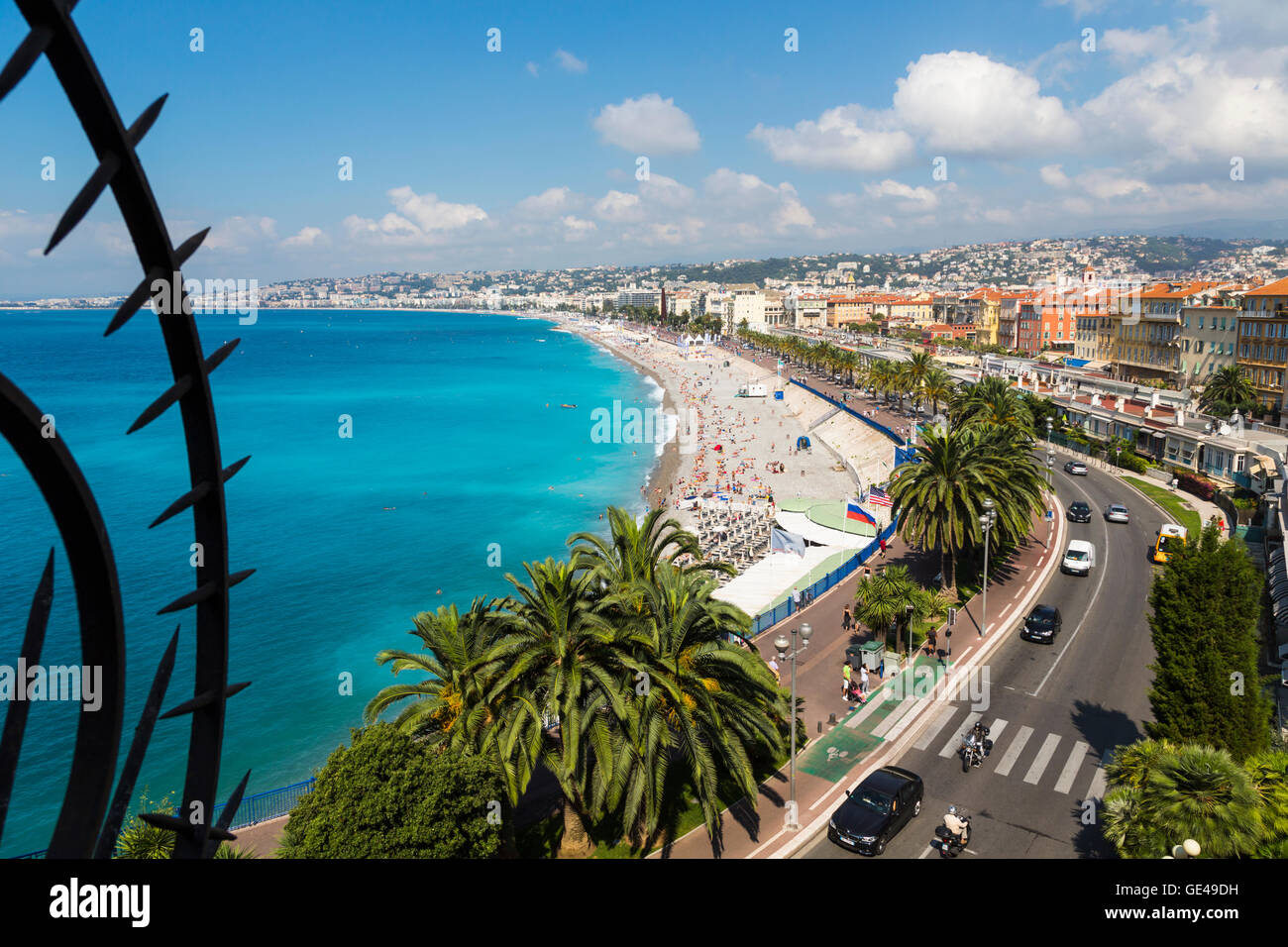 Nizza, Côte d ' Azur, Cote d ' Azur, Frankreich.  Strand und Promenade des Anglais, gesehen vom Parc De La Colline du Chateau, Stockfoto