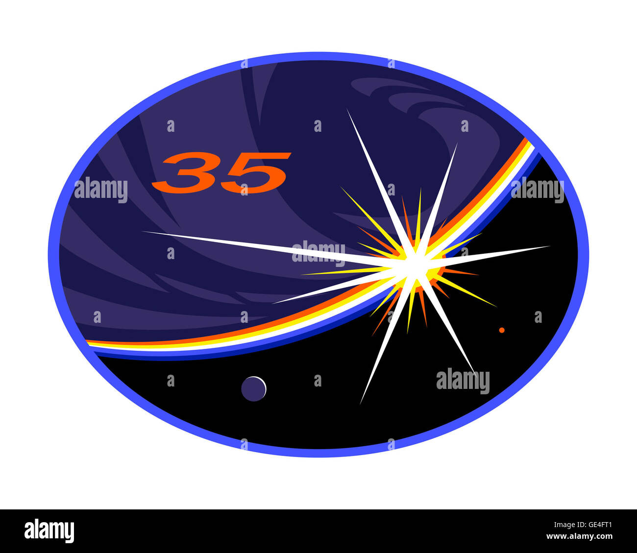 Start: Sojus TMA - 07M 19. Dezember 2012 Landung: 13. Mai 2013 starten: Sojus TMA - 08 M 28. März 2013 Landung: 10. September 2013 Astronauten: Chris Hadfield, Roman Romanenko, Alexander Misurkin, Chris Cassidy, Tom Marchburn und Pavel Vinogradov Expedition 35 begann mit der Sojus TMA - 06 M Abdocken am 15. März 2013. Drei neue Crew-Mitglieder kommen zwei Wochen später auf der Sojus TMA - 08 M.  Prangt mit einem kühnen 35 für die 35. Expedition zur internationalen Raumstation (ISS), schildert dieser Patch einem natürlichen Mondschein Blick auf die Erde von der ISS im Moment des Sonnenaufgangs, eines der sechzehn, dass o Stockfoto