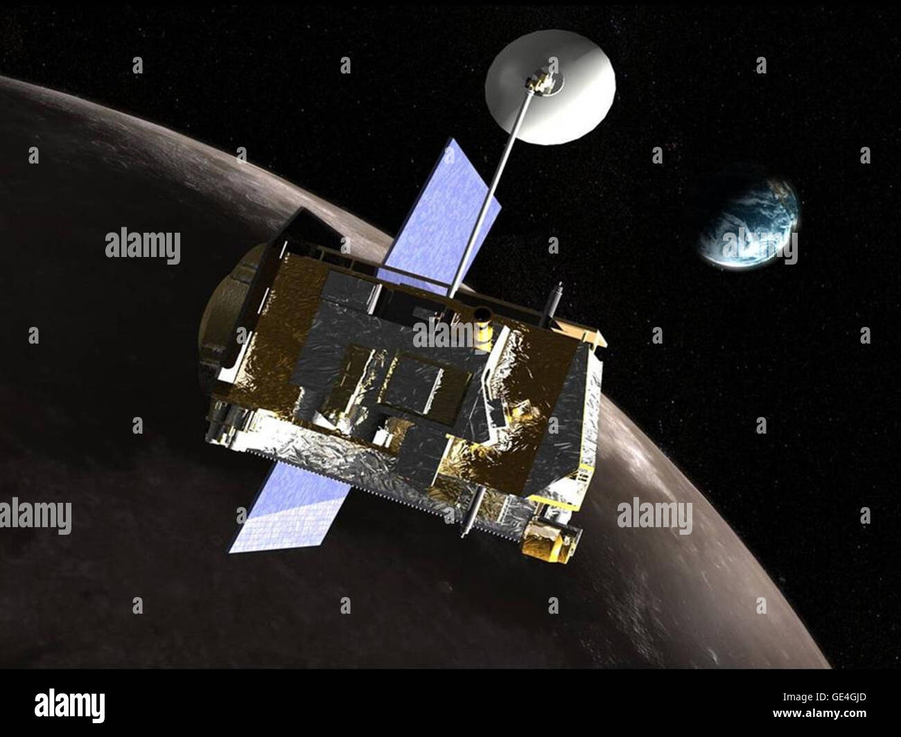 Image Credit: NASA Beschreibung LRO steht für Lunar Reconnaissance Orbiter. Es ist eine unbemannte Raumfahrzeuge, die im Orbit oder um den Mond herum fliegen. Es ist das Fotografieren und sammeln von Informationen über die Oberfläche des Mondes. LRO im Juni 2009 ins Leben gerufen.  LRO wird dazu beitragen, Karten der gesamten Mondoberfläche. Es sucht nach Eis und Frost an den Mond Polen. Wassereis kann für viele Dinge, einschließlich Raketentreibstoff verwendet werden. Zur Suche nach Wassereis wird das Raumschiff Schattenbereiche des Mondes fotografieren, die nur durch Sternenlicht beleuchtet werden. Stockfoto