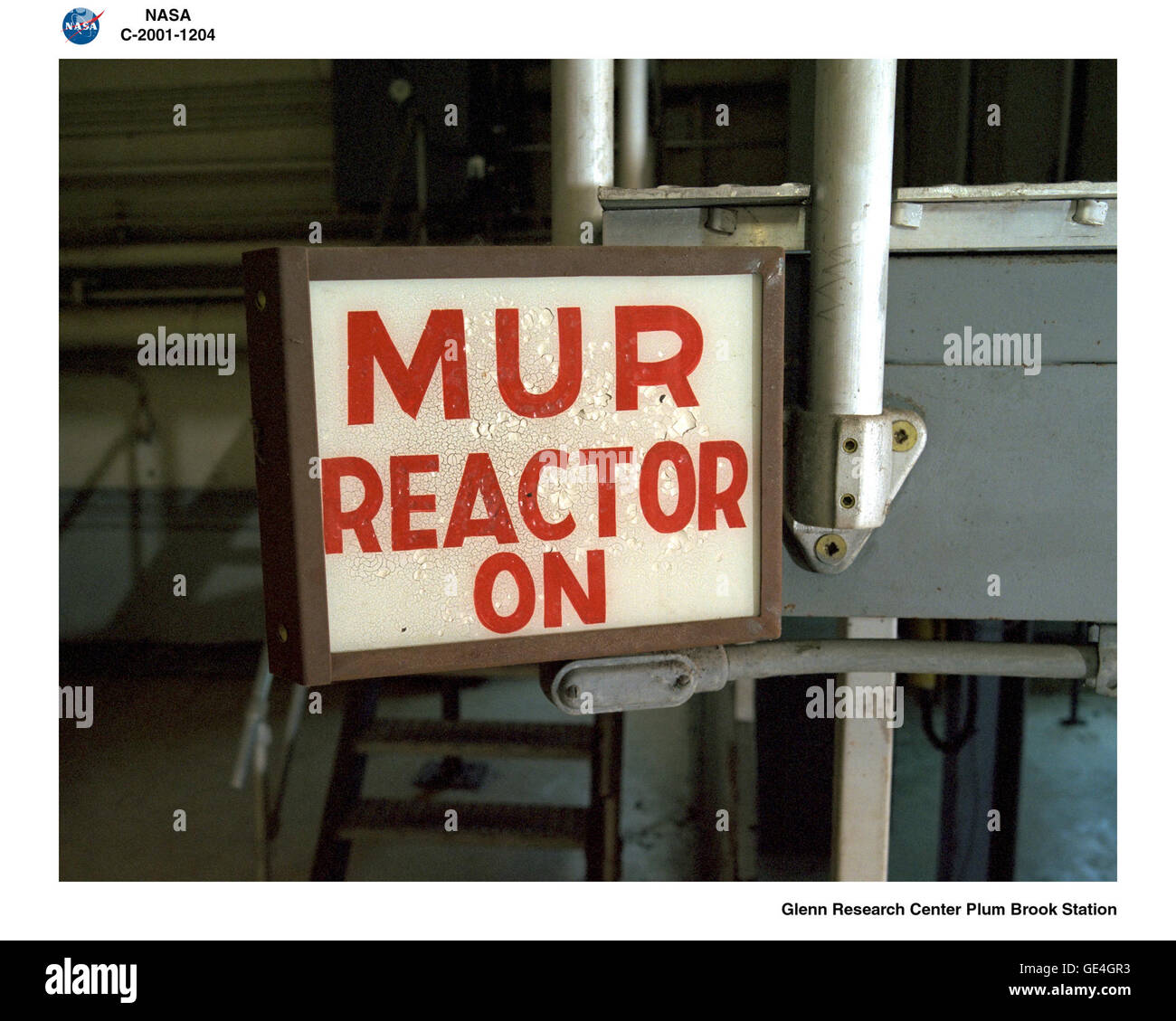 Das Mock-up-Reaktor (MUR) war eine 100-Kilowatt-Reaktor in das Reaktorgebäude, Experimente mit niedriger Leistung zu testen, vor dem Einlegen in den leistungsstärkeren sechzig-Megawatt-Reaktor installiert. Dies erlaubte Operatoren zu bestimmen, die beste Lage für die Experimente und es half auch ihnen die Auswirkungen zu verstehen, jeder Laden-Schema auf der Neutronenfluss hatte. Obwohl viel kleiner und schwächer als die wichtigsten Plum Brook-Reaktor, die MUR eine eigenen jährlichen AEC/NRC-Lizenz benötigt und verfügt heute über einen eigenen separaten Stilllegung planen.  Bild-Nr.: C-2001-01204 Stockfoto