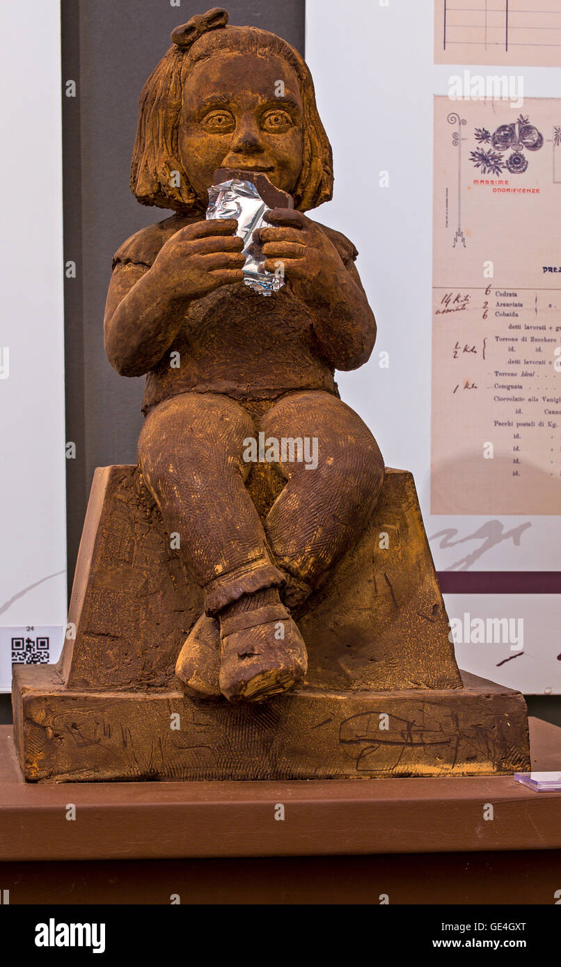 Italien Sizilien Modica - Schokoladenmuseum - Skulpturen von Modica Schokolade - Expo 2015 - die Erinnerung an die zukünftigen Bildhauer Antonio Licitra gemacht; Stockfoto