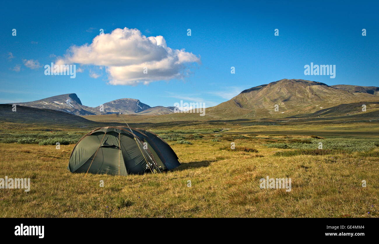 Ein Zelt in den norwegischen Bergen. Stockfoto