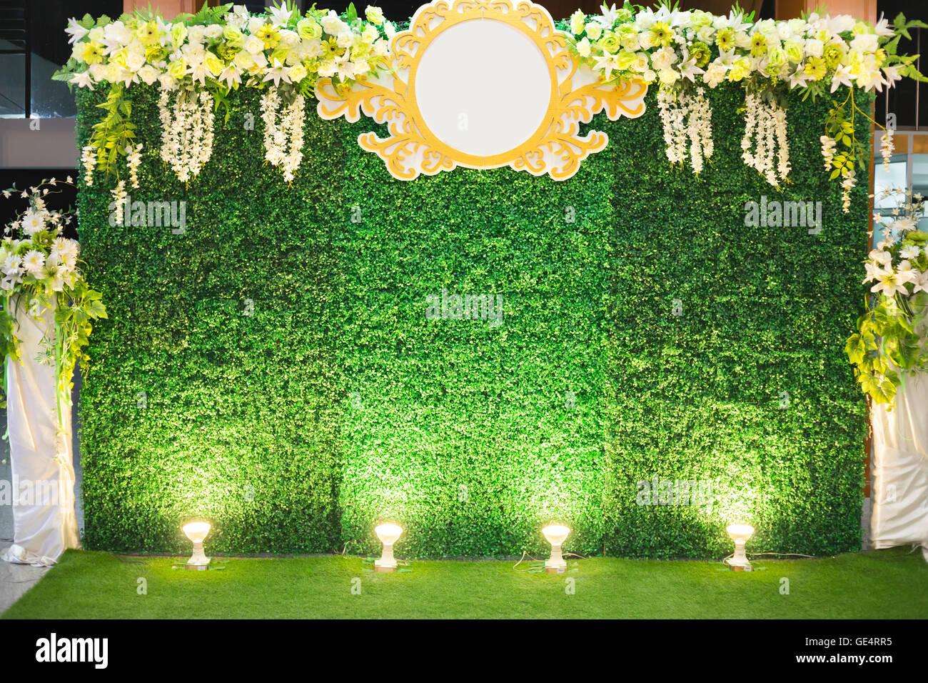 Luxus im Haus Hochzeit Bühne schmücken. Hintergrund und leeren Hintergrund für die Eingabe von Text und symbol Stockfoto