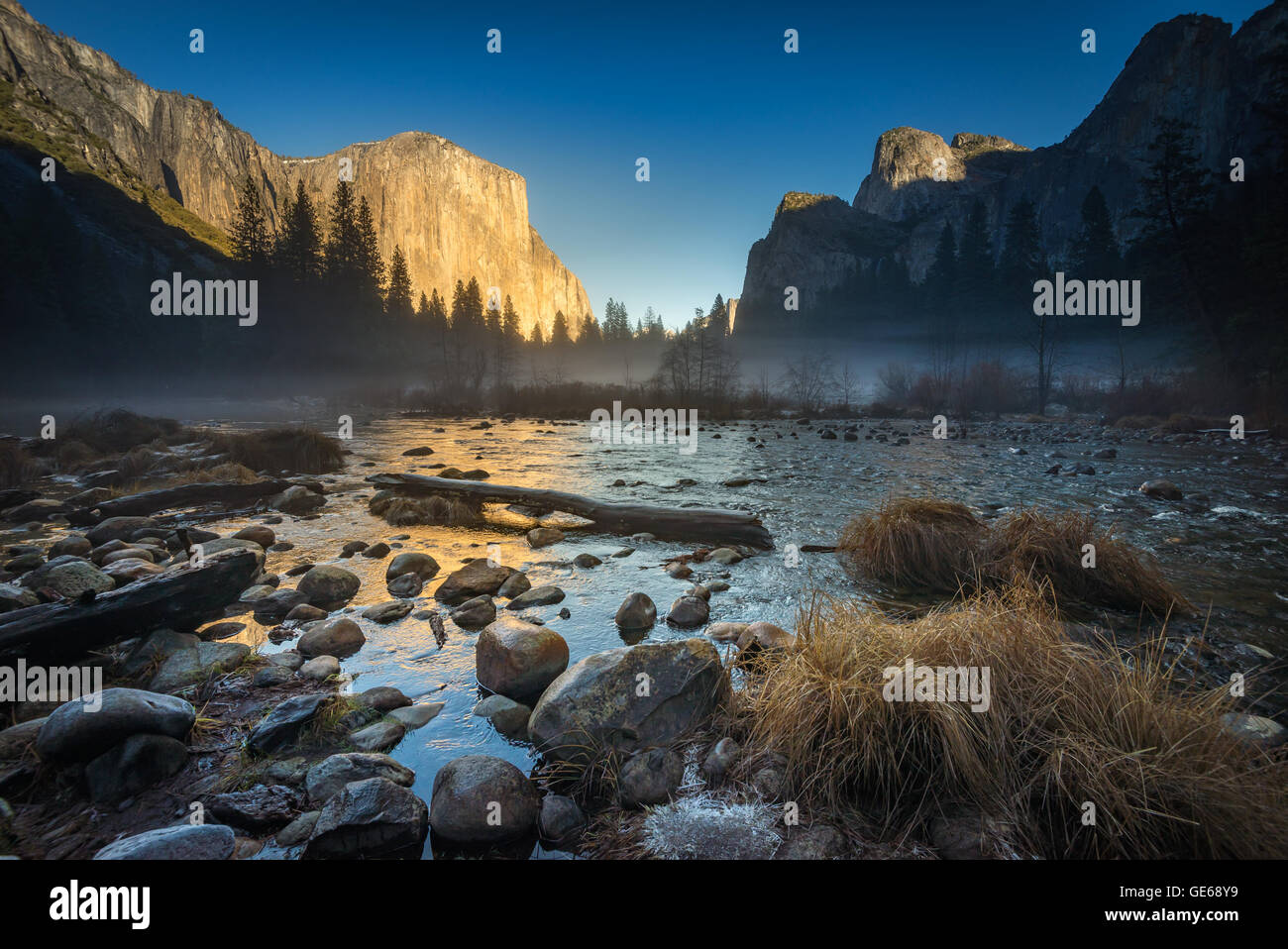 Fabelhafte Morgen im Winter im Tal Blick Yosemite National Park Stockfoto