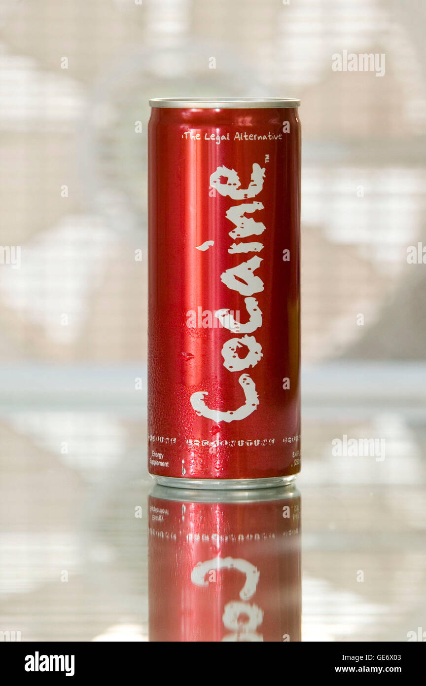 in dieser foto abbildung ist eine dose eine umstrittene neue energiegetrank namens kokain in new york city usa 4 oktober 200 gesehen stockfotografie alamy