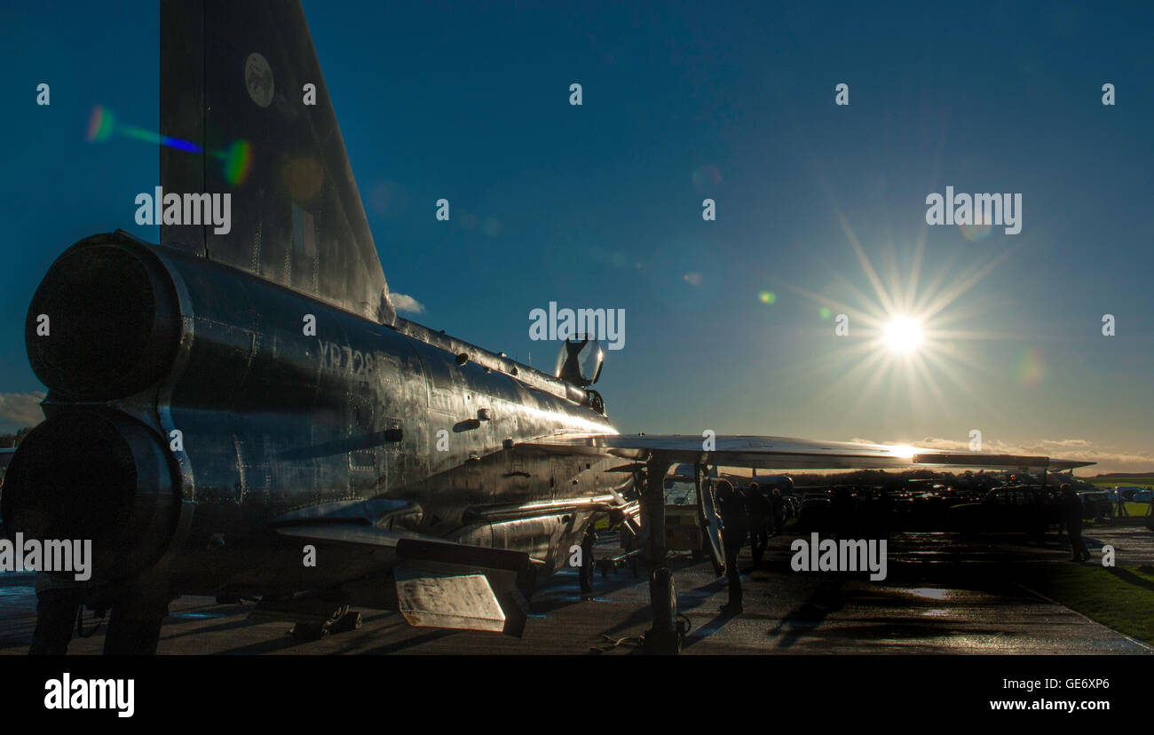Der Blitz Erhaltung Gruppe Blitz beleuchtet von der untergehenden Sonne am Flugplatz Bruntingthorpe Stockfoto