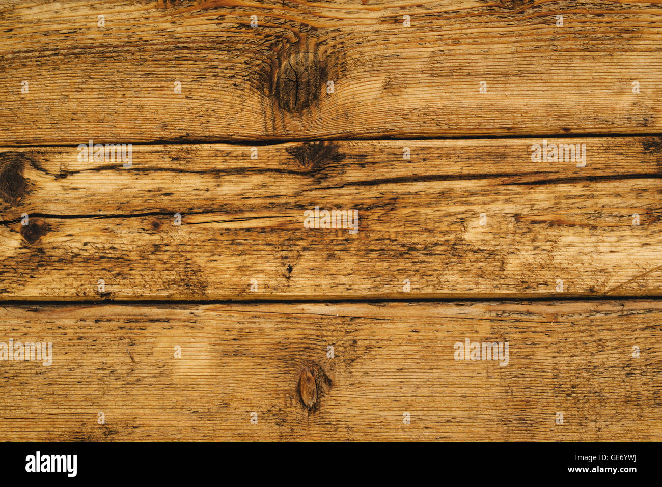 Holzboden-Board, Oberfläche der massiven rustikalen Holz Dielen nass Stockfoto