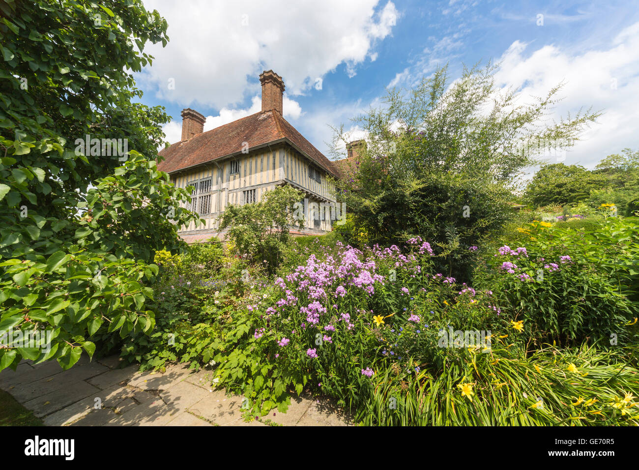 Die lange Grenze bei Great Dixter, Landhaus, Haus und Garten von Christopher Lloyd, Northiam, East Sussex, im Sommer Stockfoto