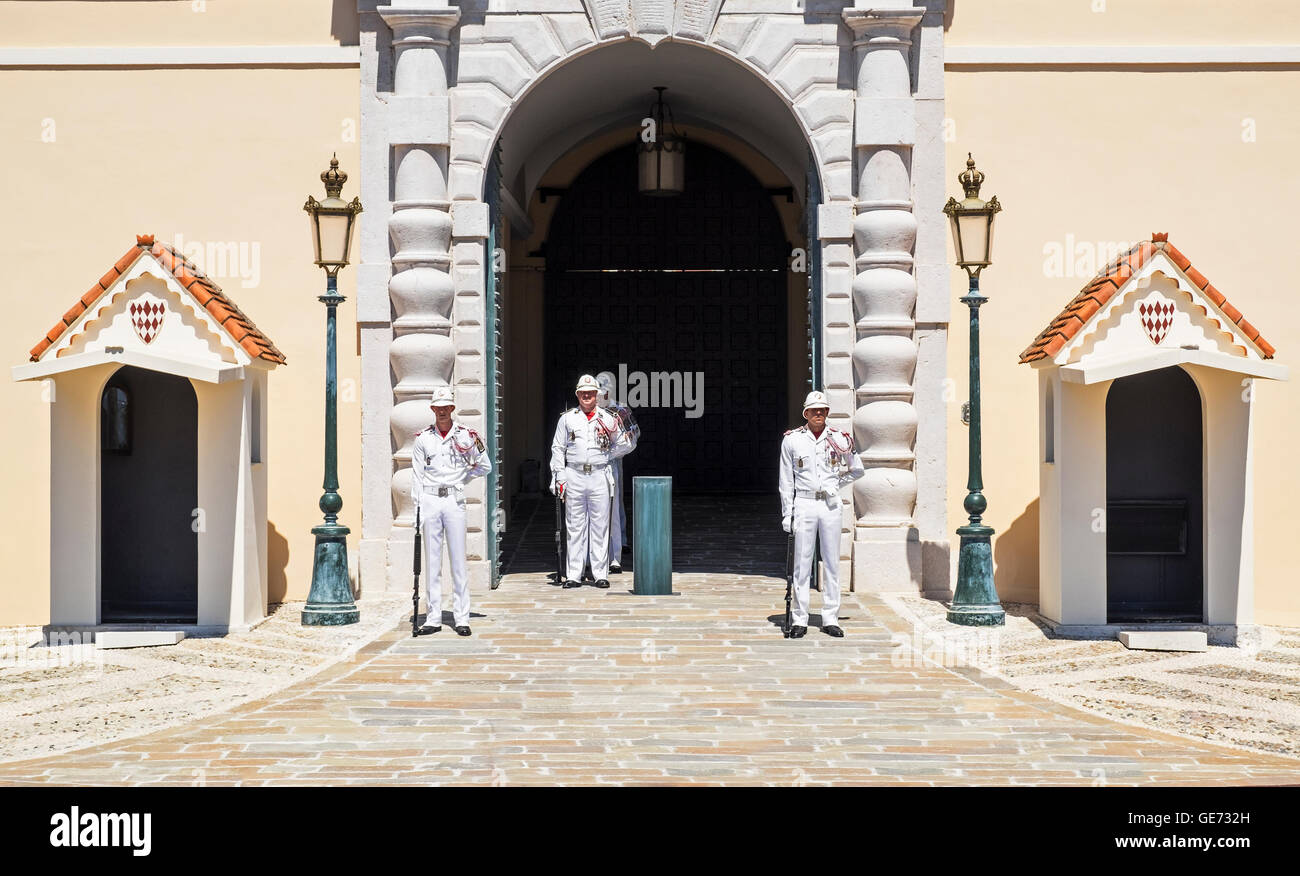 Wachen vor dem Fürstenpalast in Monaco Stockfoto