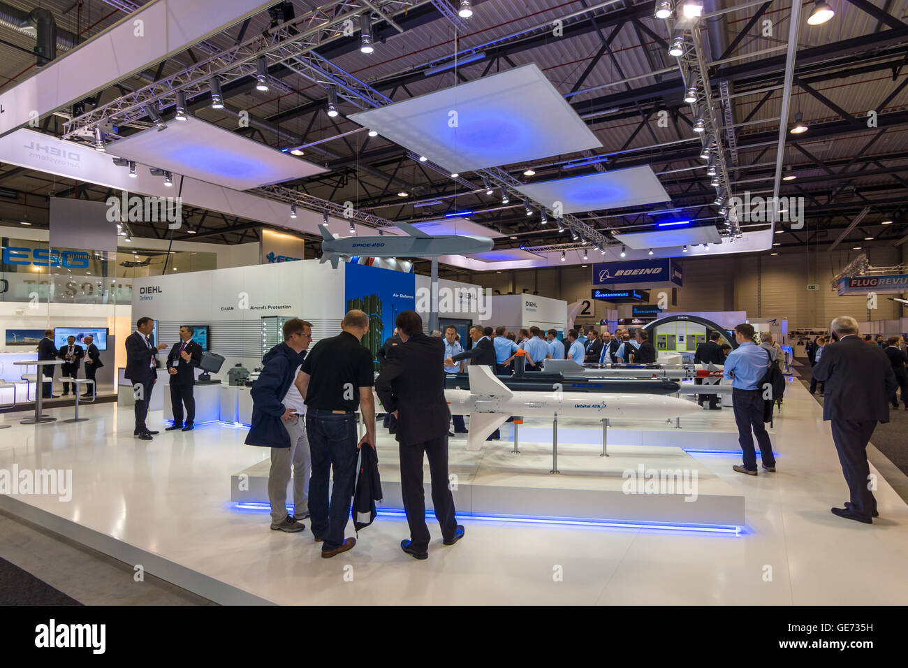 Der Ständer von Diehl BGT Defence GmbH & Ko KG, ist eine deutsche Waffenhersteller und eine Tochtergesellschaft der Diehl Stiftung GmbH. Stockfoto