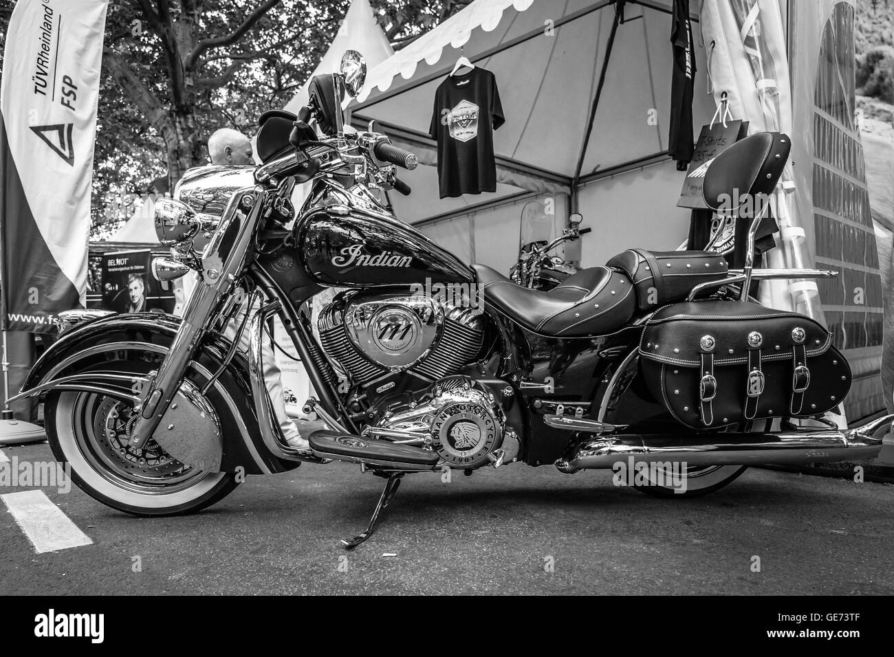 BERLIN - 5. Juni 2016: Motorrad Indianer Häuptling. Schwarz und weiß. Classic Days Berlin 2016. Stockfoto
