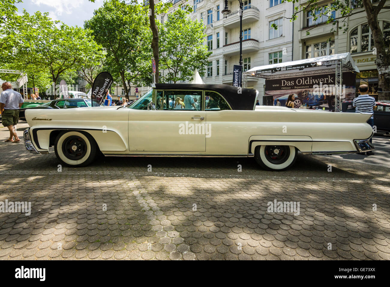 BERLIN - 5. Juni 2016: Full-Size-Luxus-Auto Lincoln Continental Mk III. Classic Days Berlin 2016. Stockfoto