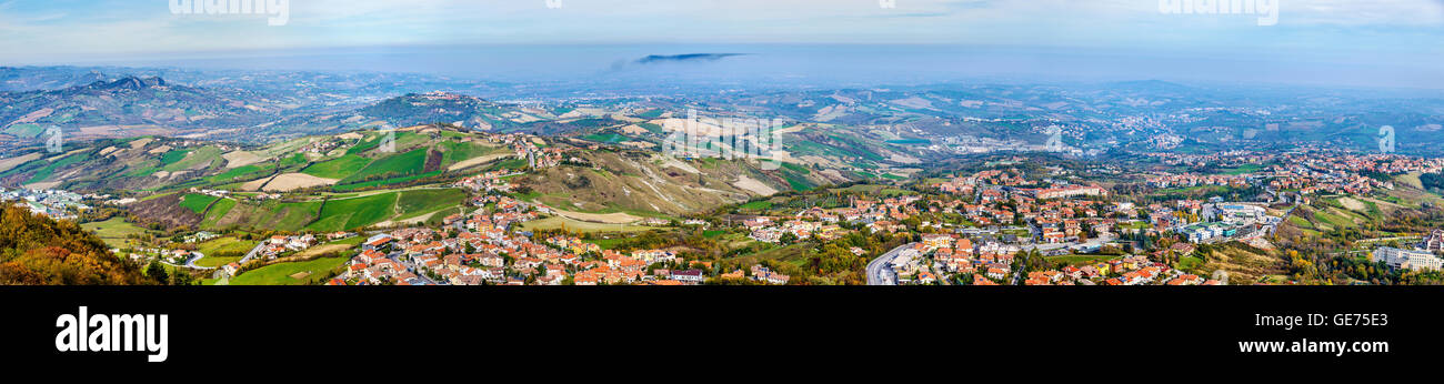 Panorama von San Marino und Italien vom Monte Titano Stockfoto