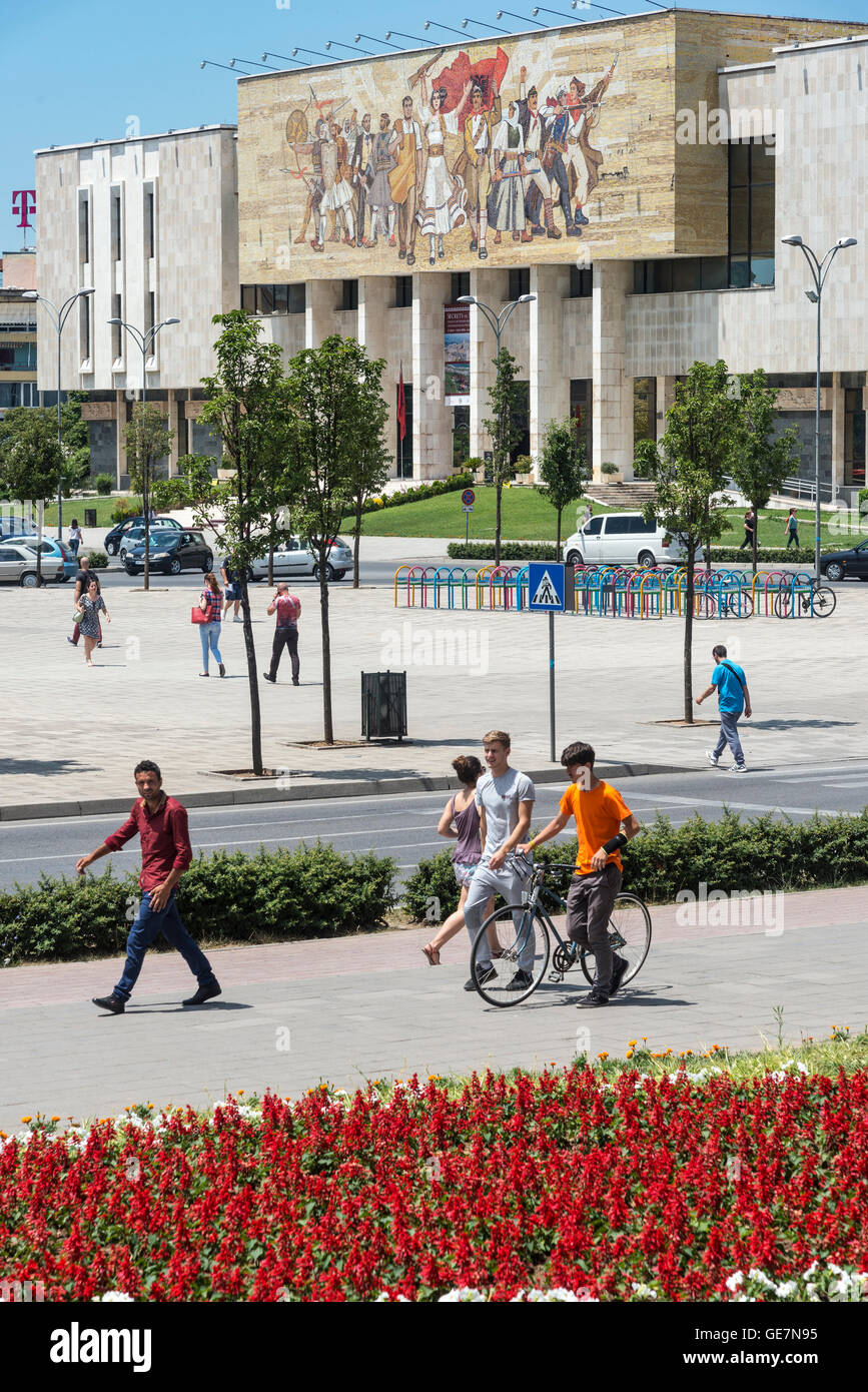 Blick auf das historische Nationalmuseum, Tirana, Albanien Skanderbeg-Platz, Stockfoto