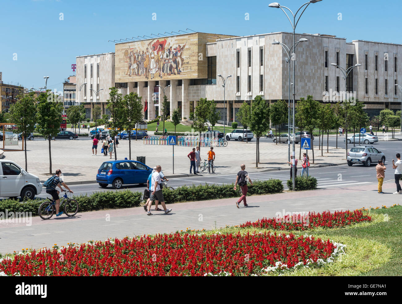 Blick auf das historische Nationalmuseum, Tirana, Albanien Skanderbeg-Platz, Stockfoto