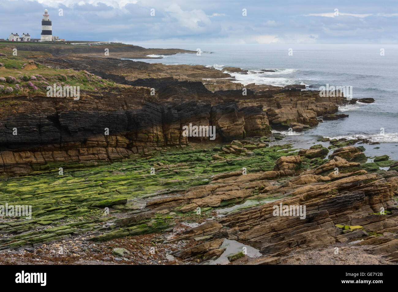 Hook Head Lighthouse befindet sich an der Spitze der Halbinsel Hook in County Wexford in Irland. Stockfoto