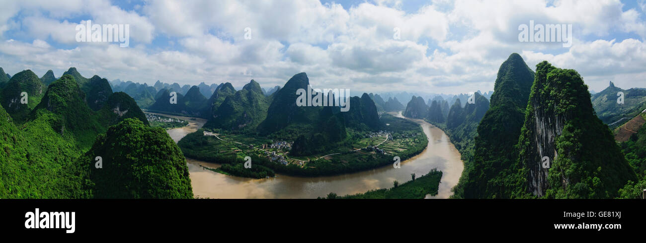 Panorama auf dem Li-Fluss von Xianggong Berg, Xingping, Guangxi autonome Region, China Stockfoto