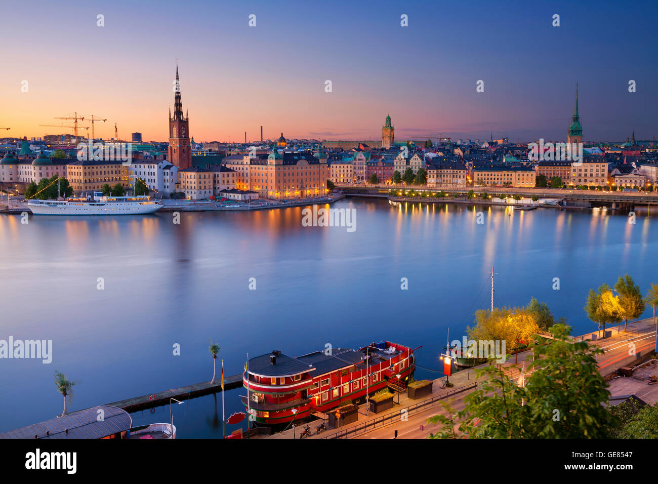 Stockholm. Bild von Stockholm während der blauen Dämmerstunde. Stockfoto