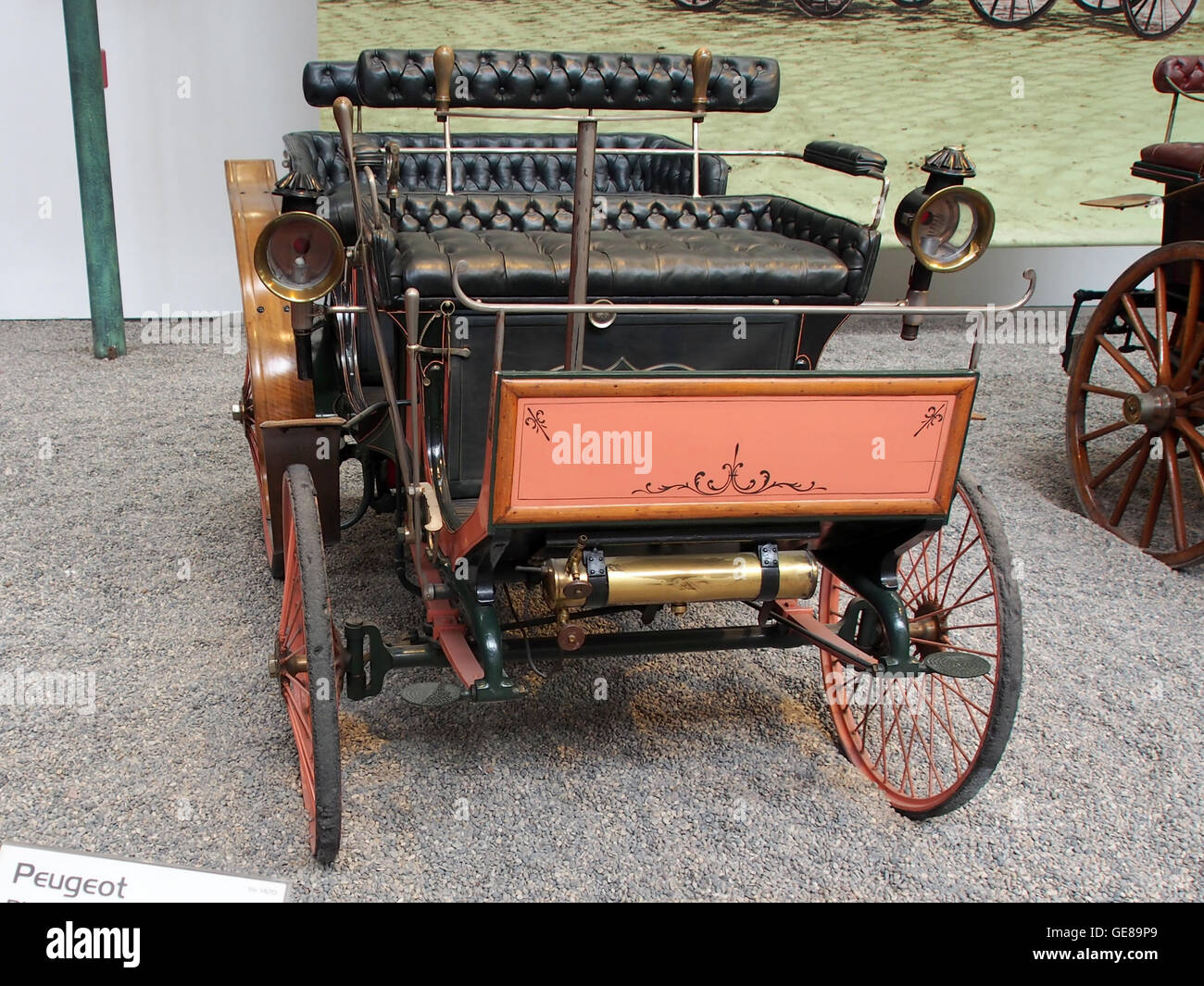 1893 Peugeot Phaetonnet Typ 8, ein Oldtimer mit 3 cv 1282 ccm und einer Höchstgeschwindigkeit von 20 km/h, Teil einer historischen Sammlung. Stockfoto