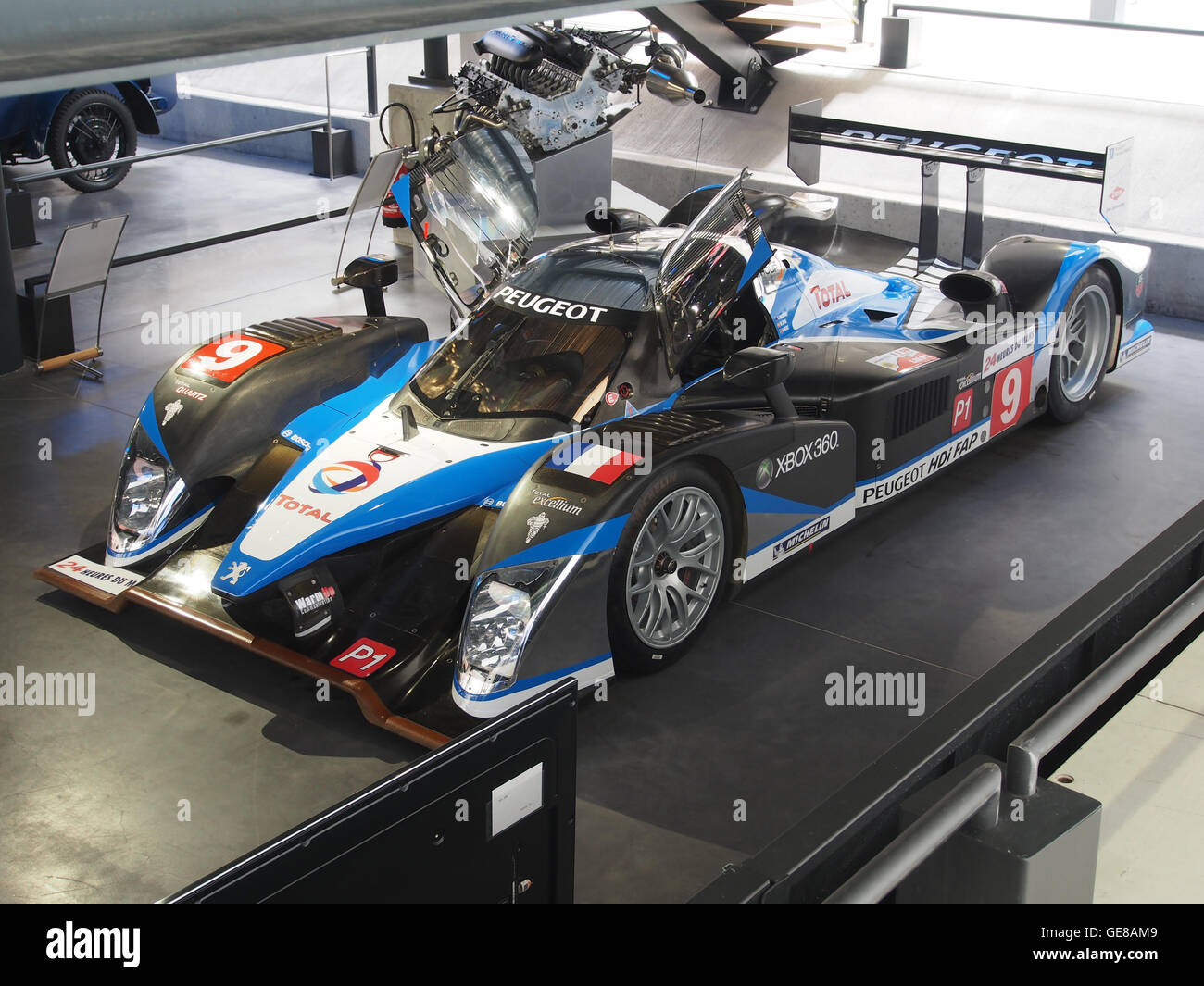 2009 Peugeot 908, ein Rennwagen des 2009 Aventure Peugeot Teams, entwickelt für Langstreckenrennen mit Schwerpunkt auf Leistung und Innovation Stockfoto