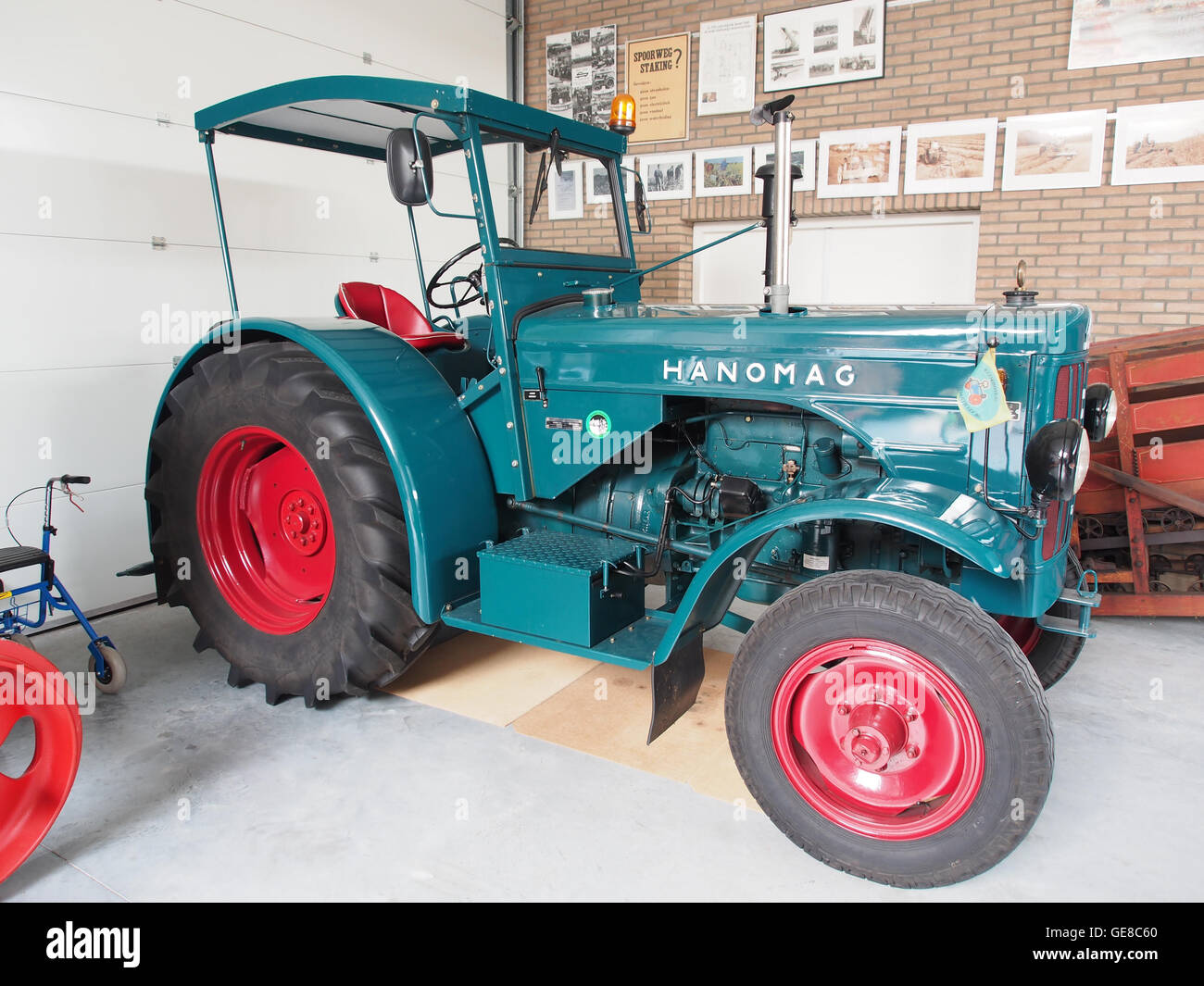 Die Hanomag, ein deutscher Fahrzeughersteller, ist im Museum für Nostalgie und Technik in Langenboom ausgestellt. Die Ausstellung beleuchtet die historische Bedeutung der Hanomag-Maschinen. Stockfoto