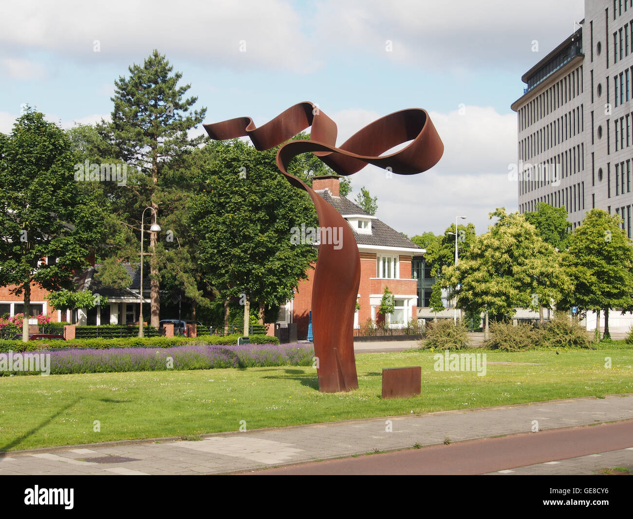 Dieses Denkmal ehrt kanadische Militärangehörige und ihre Beiträge. Es ist eine Hommage an ihren Dienst und spiegelt den historischen und nationalen Stolz der kanadischen Streitkräfte wider. Stockfoto