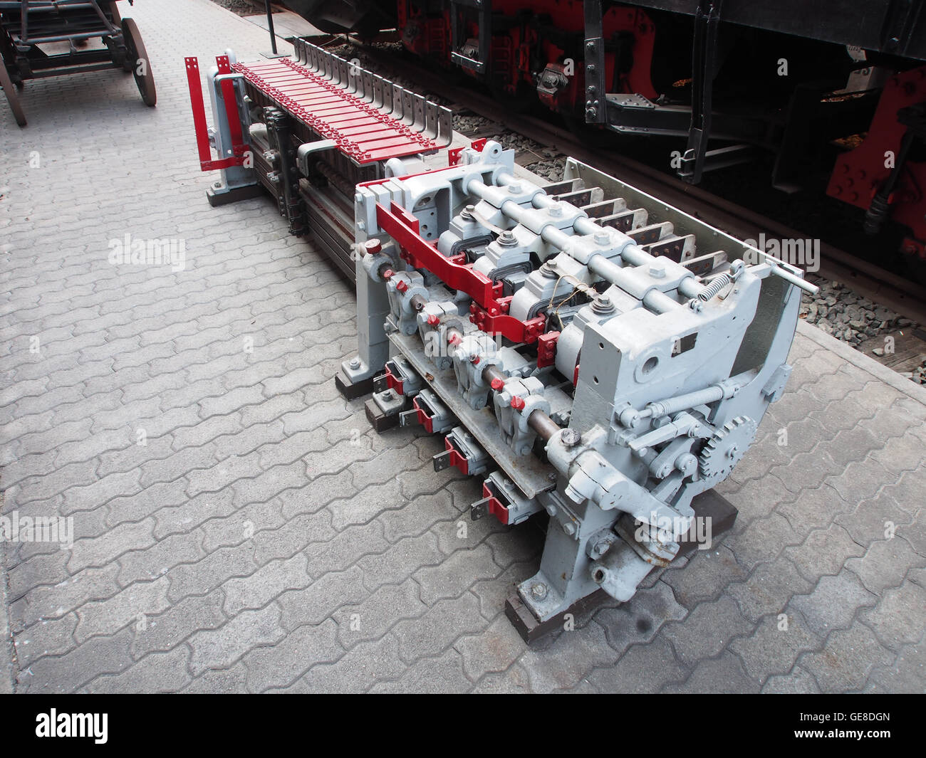 Das Pfalzbahn-Museum in der Neustadt-Weinstraße zeigt eine historische Sammlung von Eisenbahngegenständen, die einen Einblick in die Entwicklung des Eisenbahnverkehrs in der Region geben. Stockfoto
