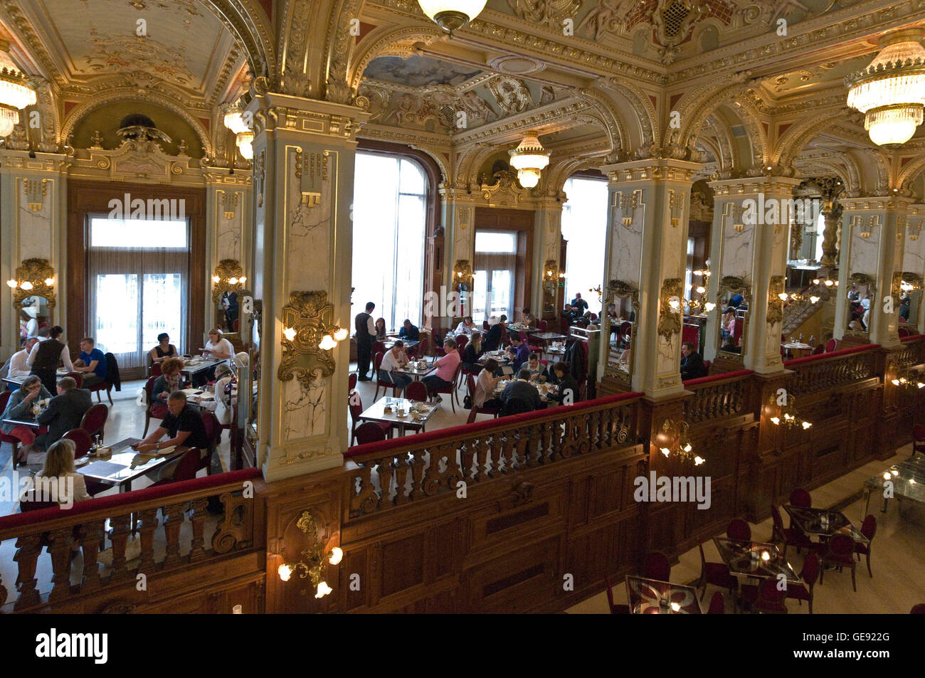 Der Innenraum des New York Cafe mit seinen Charme Mode ist Teil des Boscolo Budapest Hotels, ein 5-Sterne Luxushotel, form Stockfoto