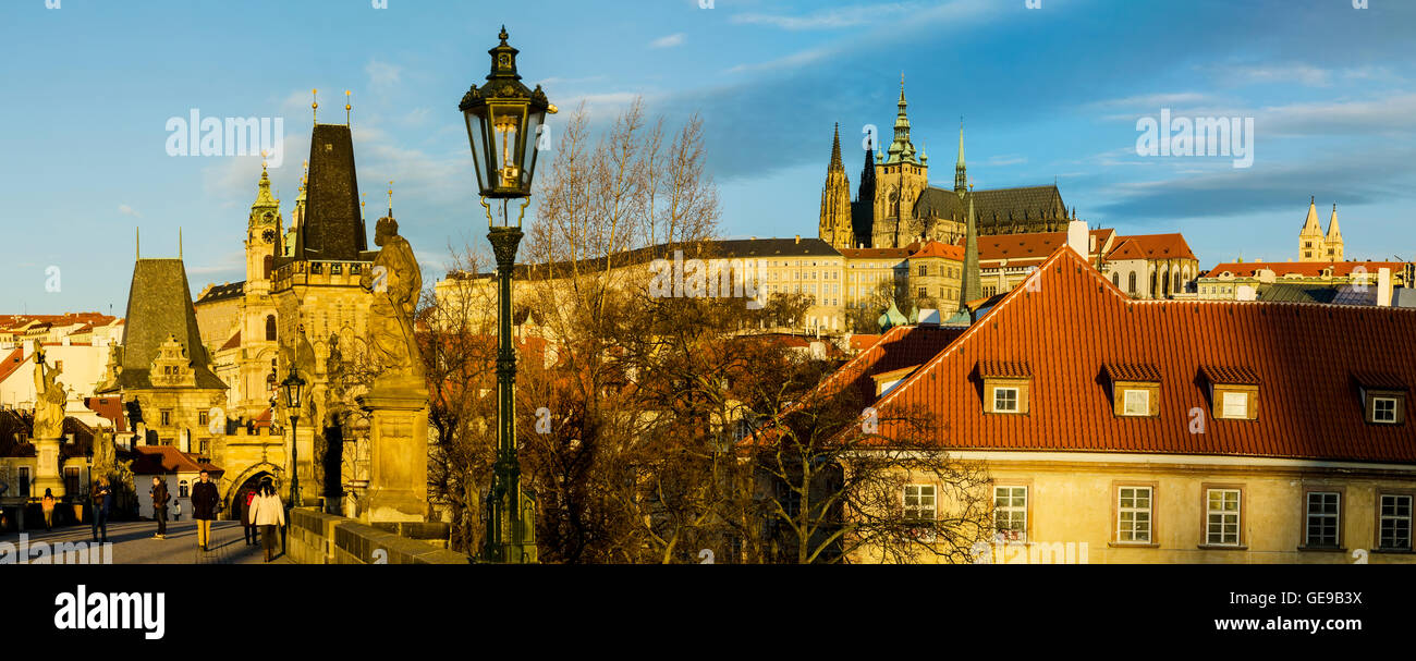 Prag am Morgen. Blick von der Karlsbrücke Stockfoto