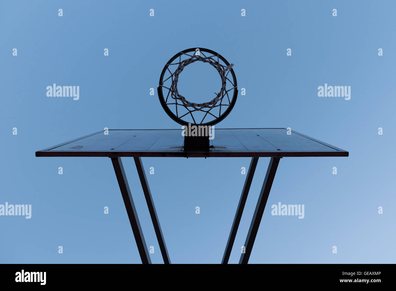 Basketballkorb, niedrigen Winkel Ansicht Stockfoto