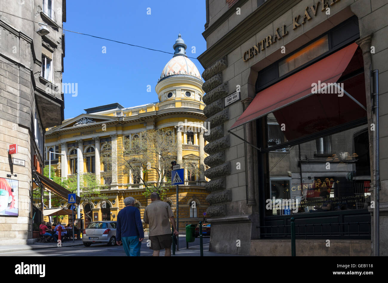 Budapest: Kaffee Haus "Zentrale Kavehaz" und gelbe Gebäude der Universitätsbibliothek, Ungarn, Budapest, Stockfoto