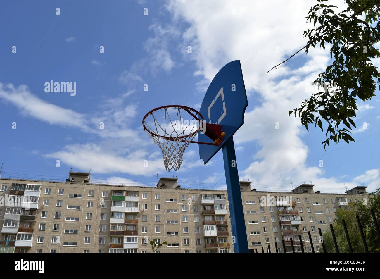 Basketball-Rückwand mit Haken und net Stockfoto