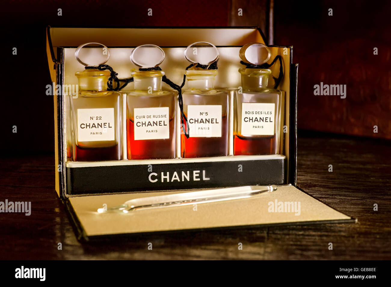 Eingestellt von alten Parfums Chanel - erste Hälfte des XX Jahrhunderts. Stockfoto