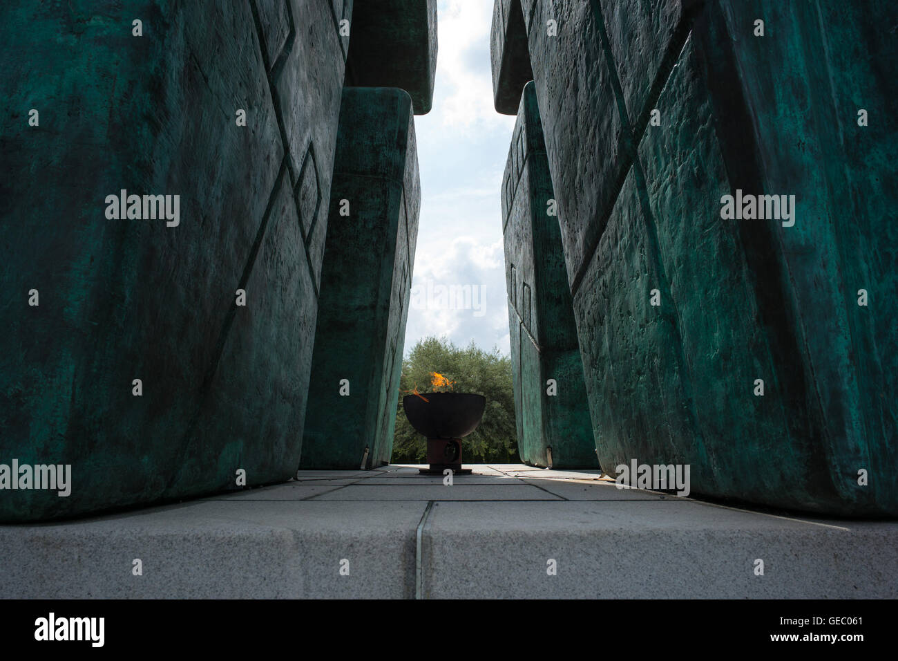 Denkmal auf dem Friedhof der Gedenkstätte für die Opfer des Heimatkrieges, Vukovar, Kroatien Stockfoto