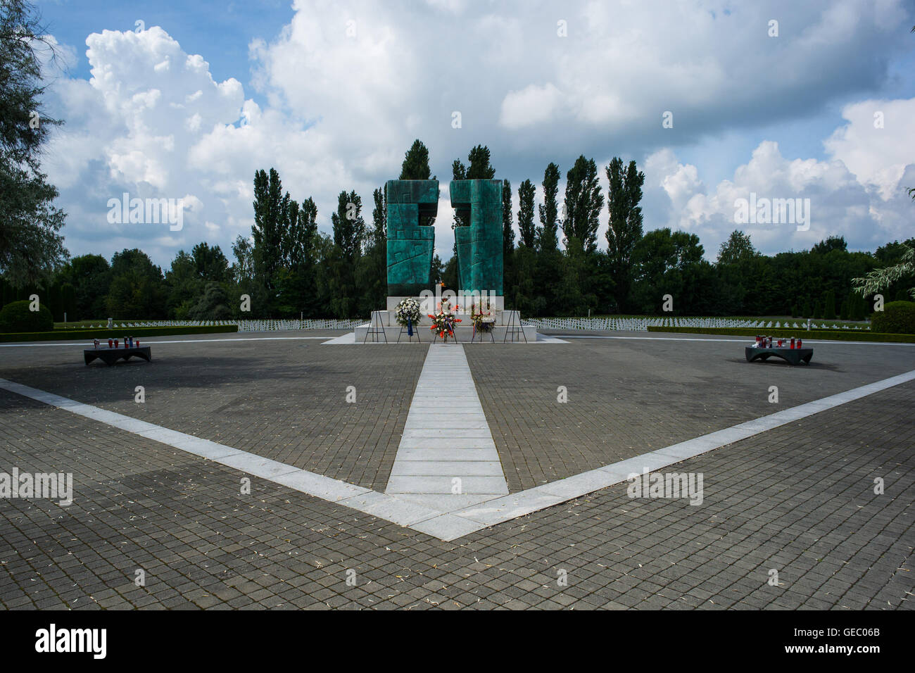 Denkmal auf dem Friedhof der Gedenkstätte für die Opfer des Heimatkrieges, Vukovar, Kroatien Stockfoto