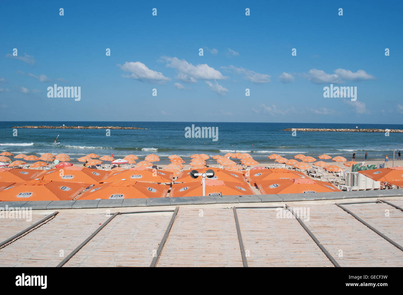 Tel Aviv, Israel: Blick aufs Meer und den Strand Stockfoto