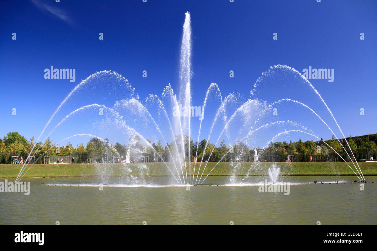 Die musikalische Brunnen im Garten von Schloss Versailles, Versailles, Frankreich, Europa Stockfoto
