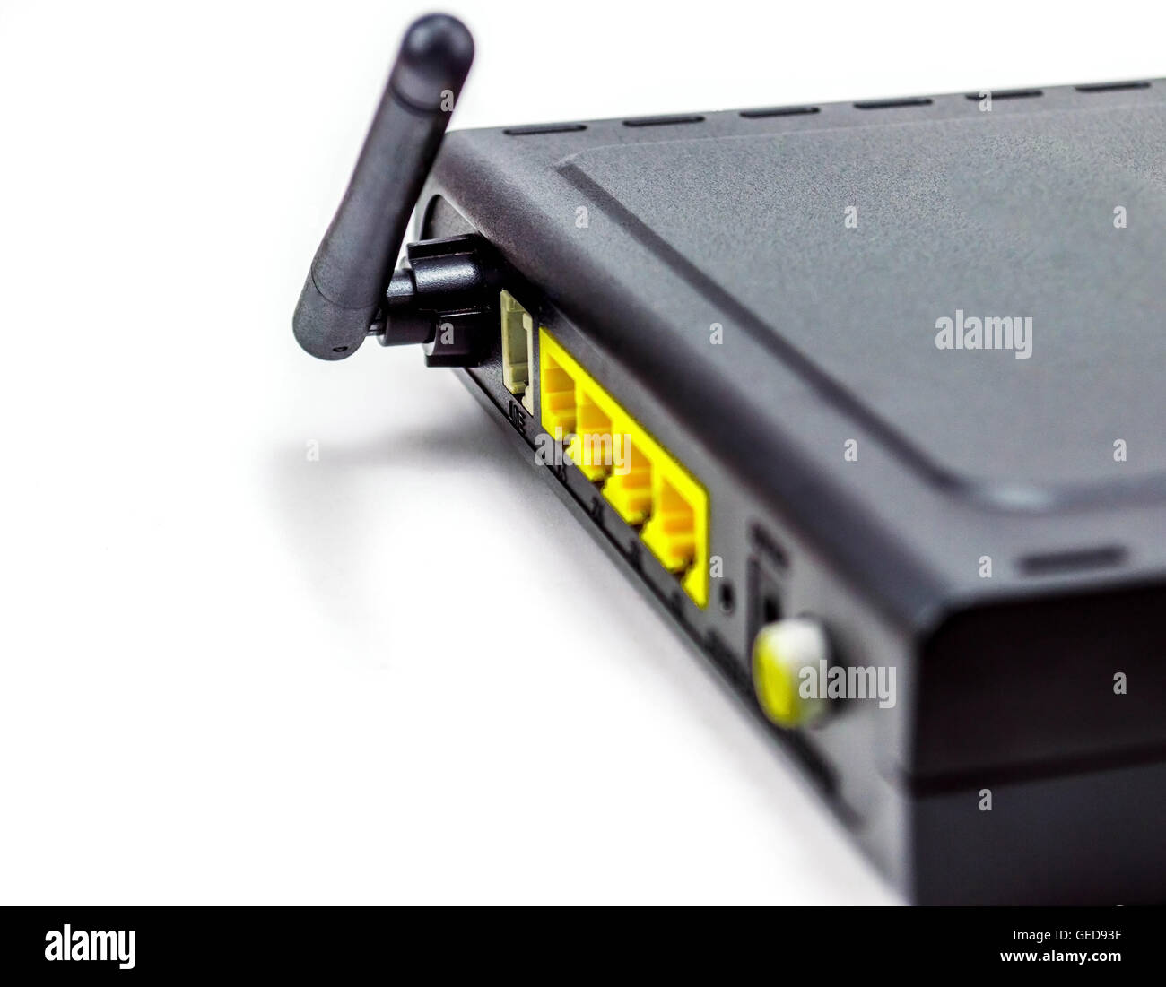 DSL-Router Rückseite Anterna vier Port in einen weißen Hintergrund schwarz Stockfoto