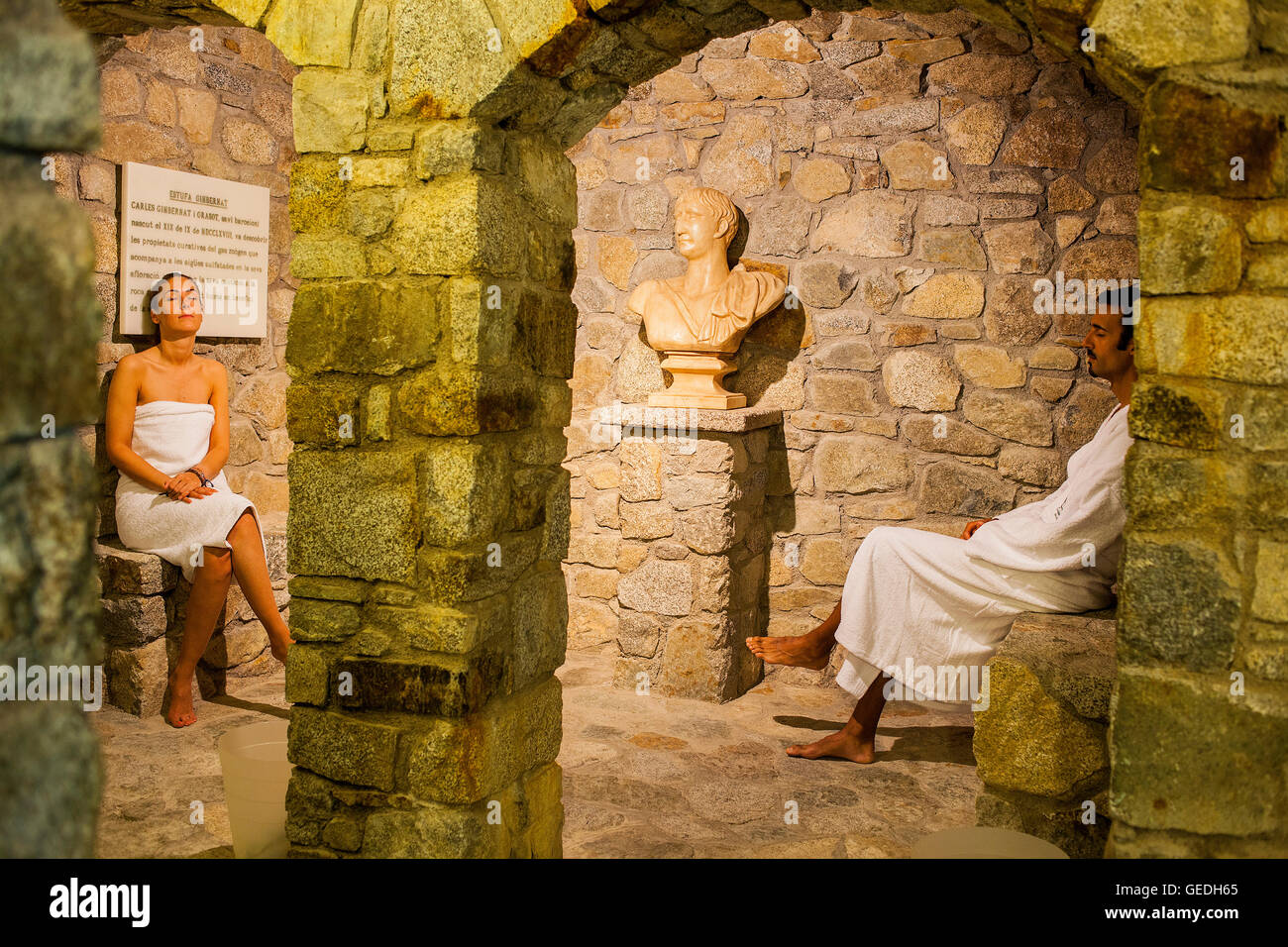 Paar entspannenden Saunagang. Caldes de Boi Spa, Boí-Tal. Provinz Lleida. Katalonien. Spanien Stockfoto