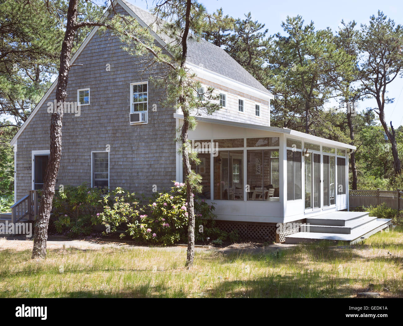 Saunière Haus im Wald in Wellfleet, Massachusetts auf Cape Cod. Stockfoto