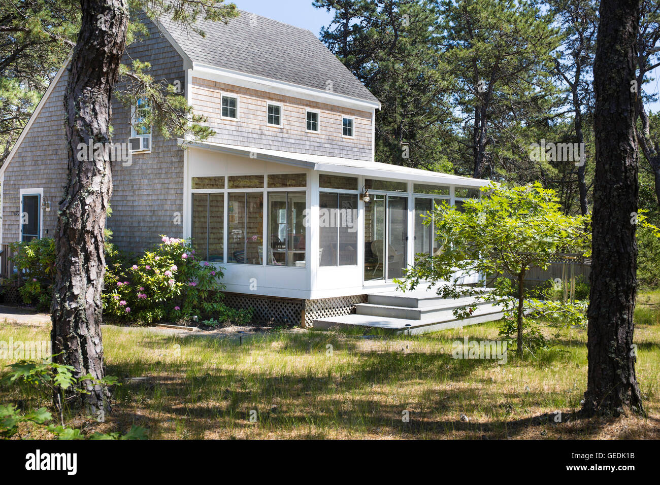 Saunière Haus im Wald in Wellfleet, Massachusetts auf Cape Cod Stockfoto