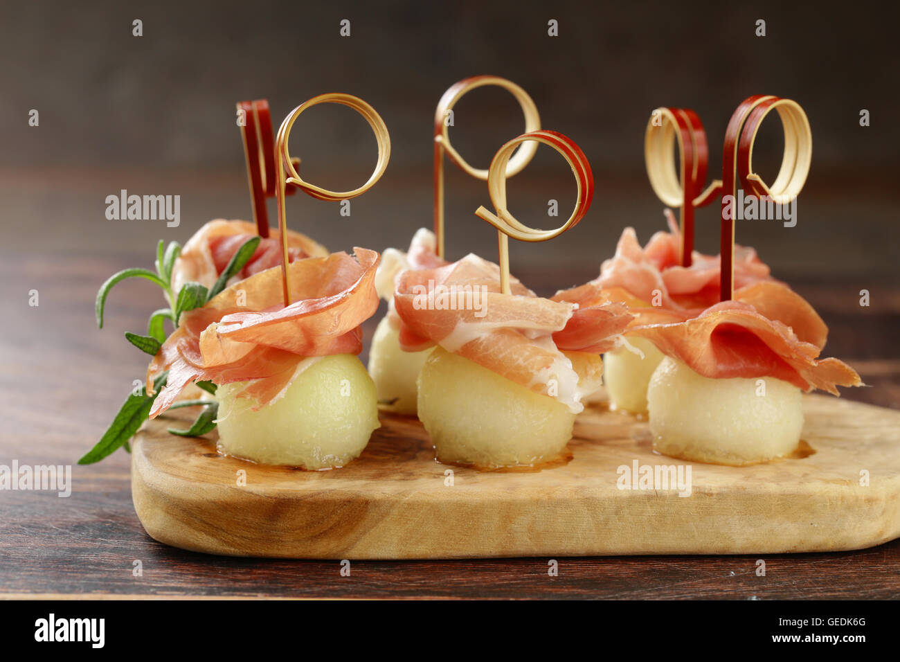 traditionelle italienische Vorspeise Parmaschinken mit Melone ...