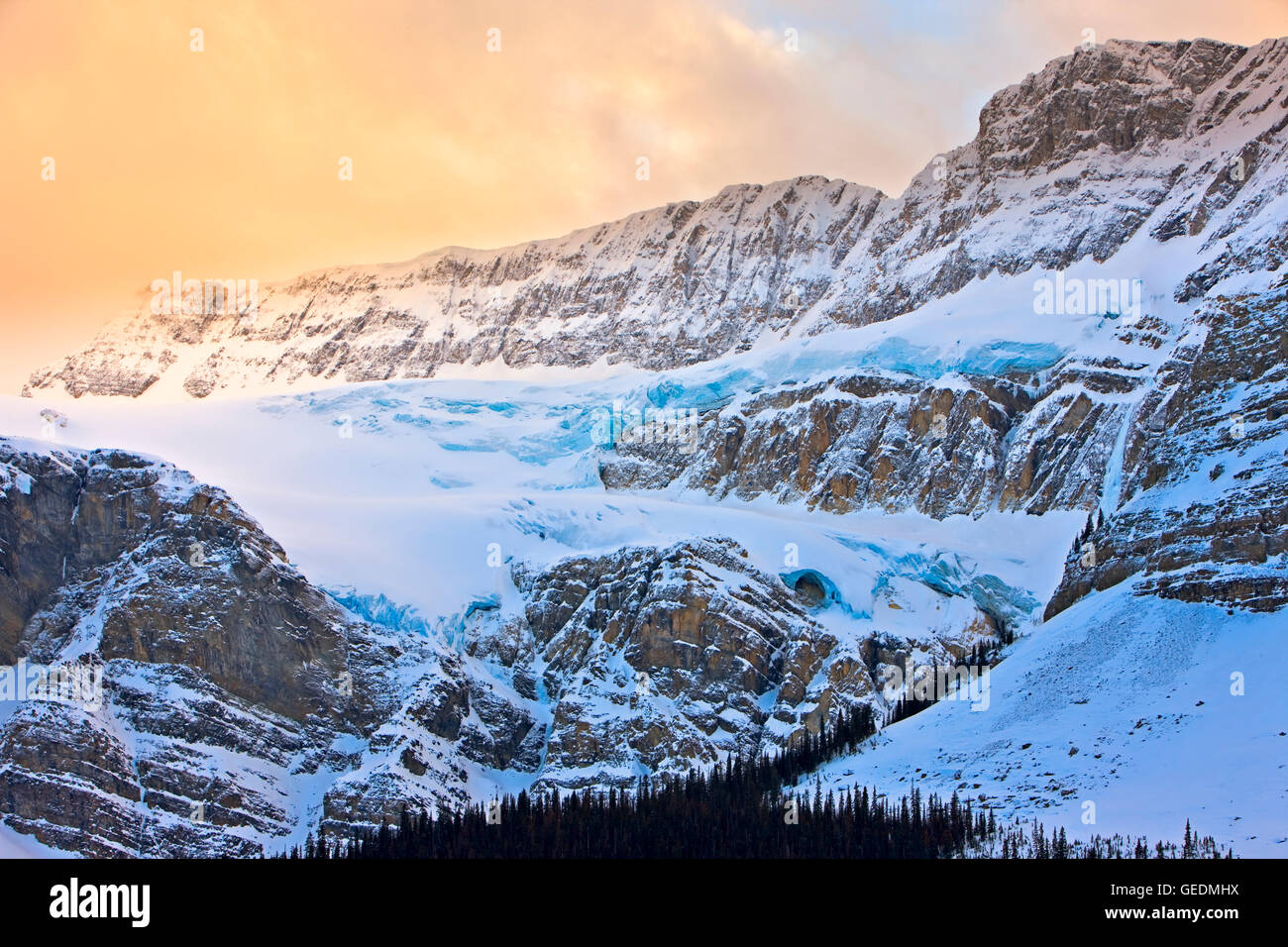 Geographie / Reisen, Kanada, Alberta, 288 km SW von Edmonton, Crowfoot Glacier entlang Icefields Parkway, Banff National Park, kanadischen Rocky Mountains, Alberta Banff Na aus gesehen Stockfoto
