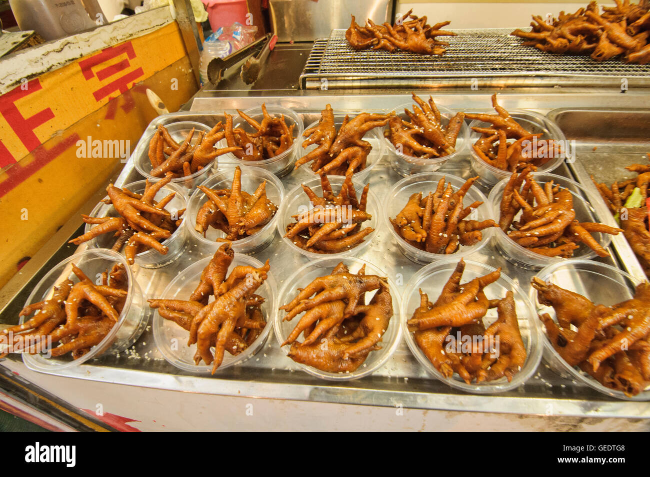 Huhn Füße auf Gulins berühmte Snack Street, Guilin, Guangxi Autonomous Region, China Stockfoto